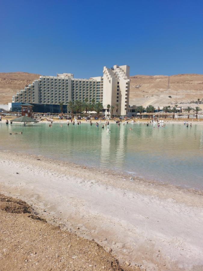 המקום של כרמית Neve Zohar Bagian luar foto