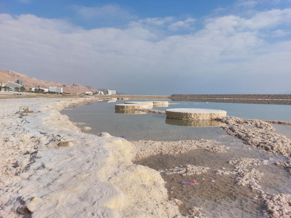 המקום של כרמית Neve Zohar Bagian luar foto
